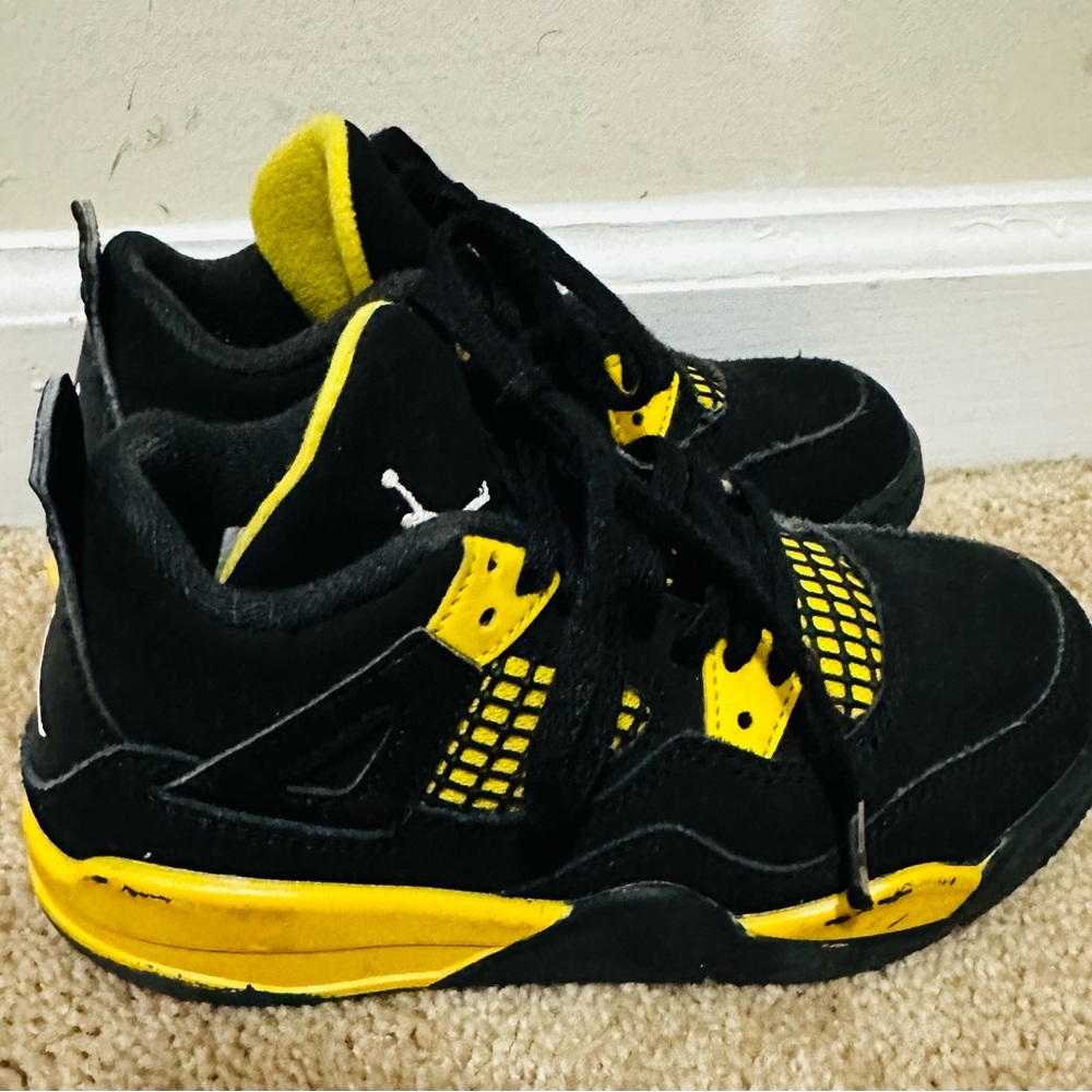 Nike Air Jordan 4 Retro Thunder